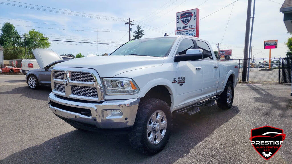 2016 RAM 3500 Laramie Crew Cab 4WD