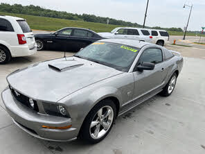 Ford Mustang GT Premium Coupe RWD