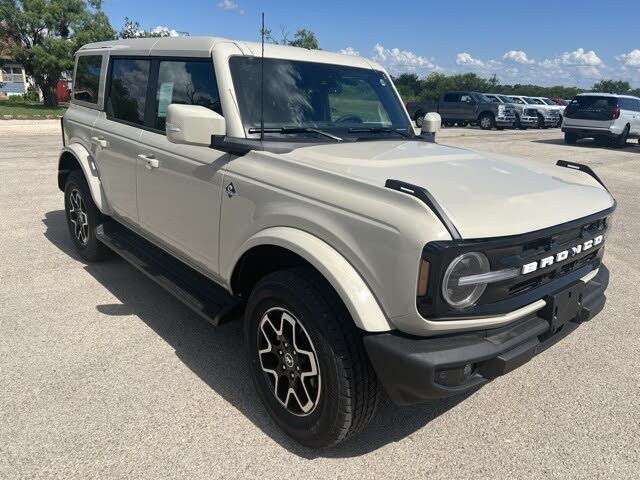 2025 Ford Bronco Outer Banks 4-Door 4WD