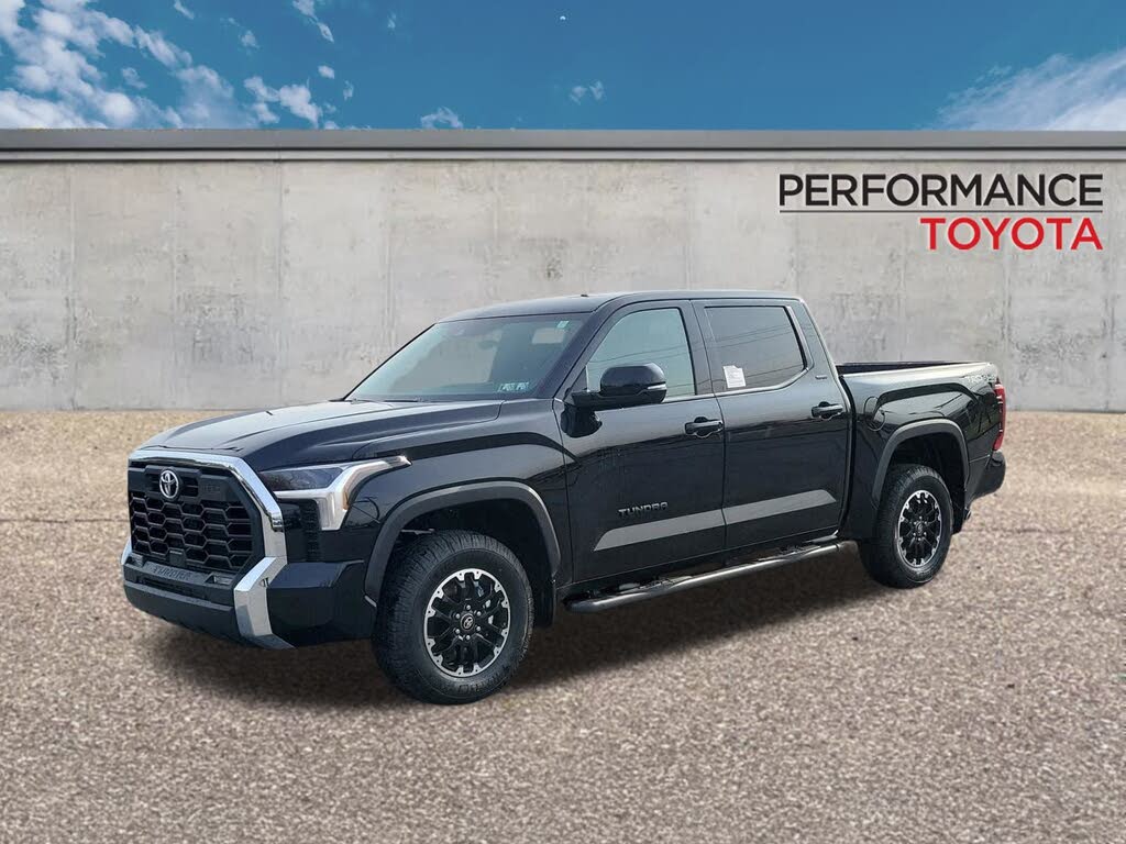 2025 Toyota Tundra SR5 CrewMax Cab 4WD