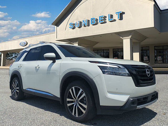2024 Nissan Pathfinder Platinum FWD