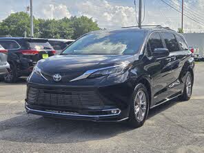 Toyota Sienna XLE 7-Passenger FWD