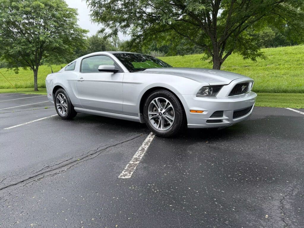 2014 Ford Mustang V6 Premium Coupe RWD