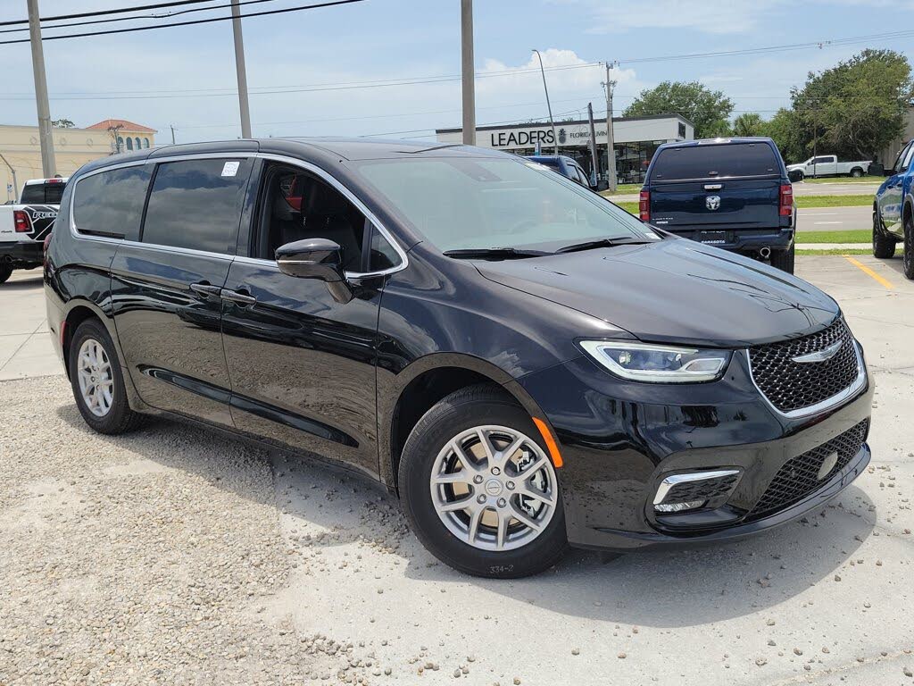 2025 Chrysler Pacifica Select FWD