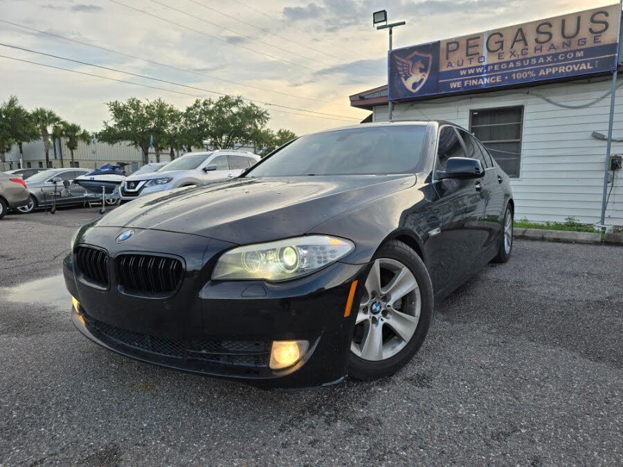 2013 BMW 5 Series 528i Sedan RWD