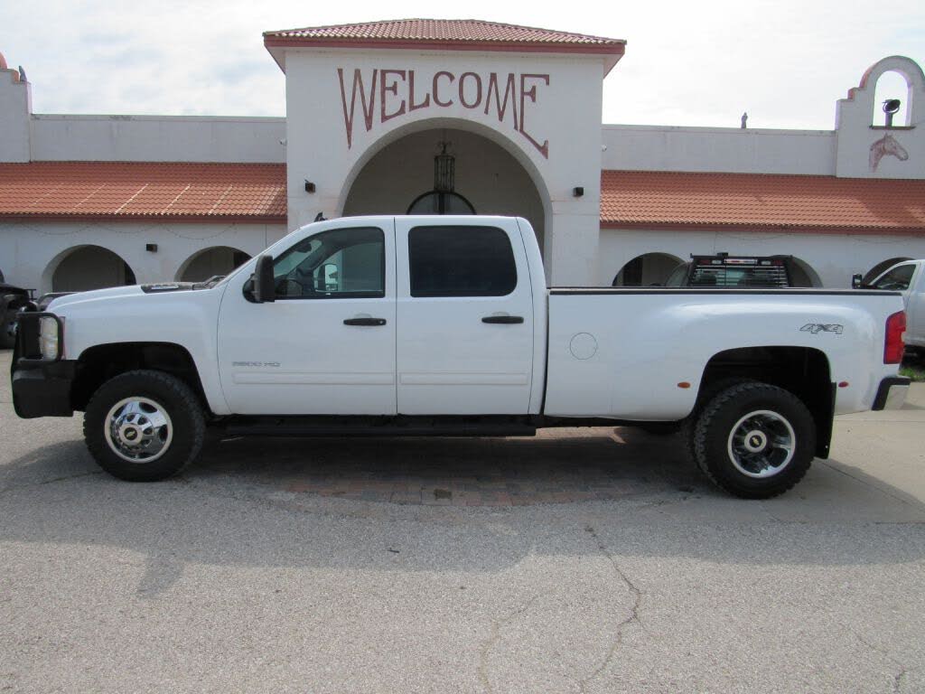 2011 Chevrolet Silverado 3500HD LT Crew Cab 4WD