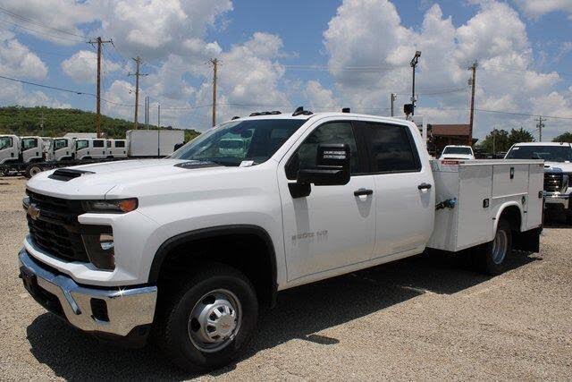 2024 Chevrolet Silverado 3500HD Chassis Work Truck Crew Cab 4WD