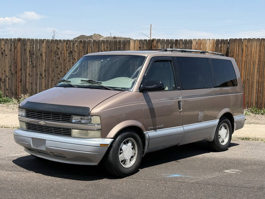 2000 GMC Safari 3 Dr SLT AWD Passenger Van Extended