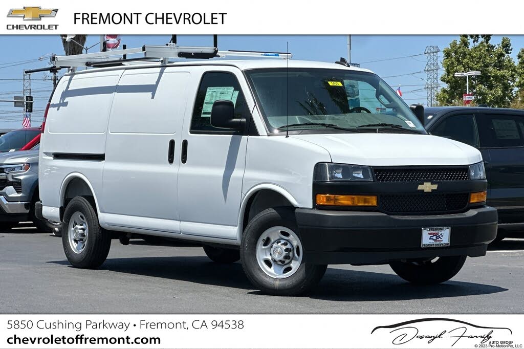 2025 Chevrolet Express Cargo 2500 RWD