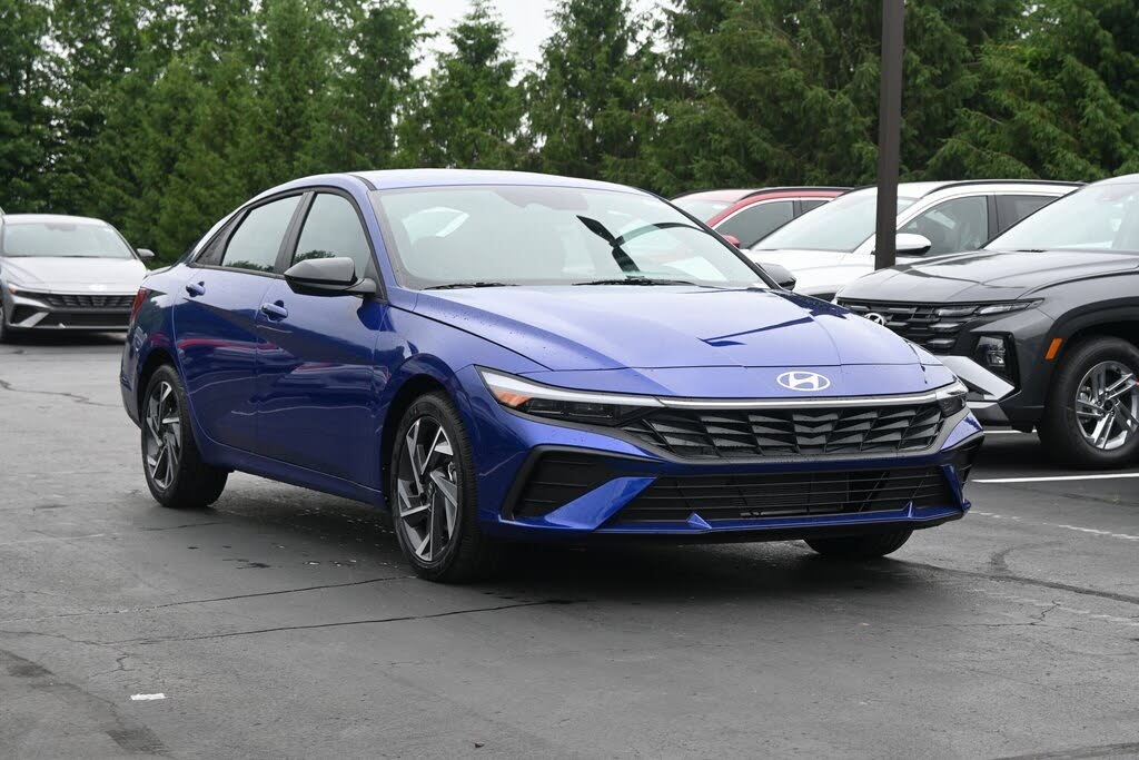 2025 Hyundai Elantra SEL Sport FWD