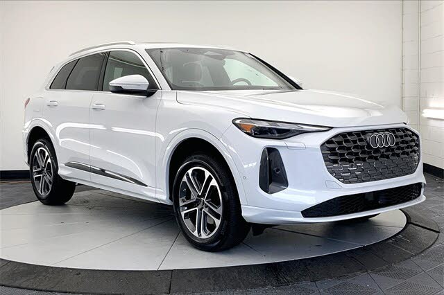 2025 Audi Q5 quattro Premium 40 TFSI