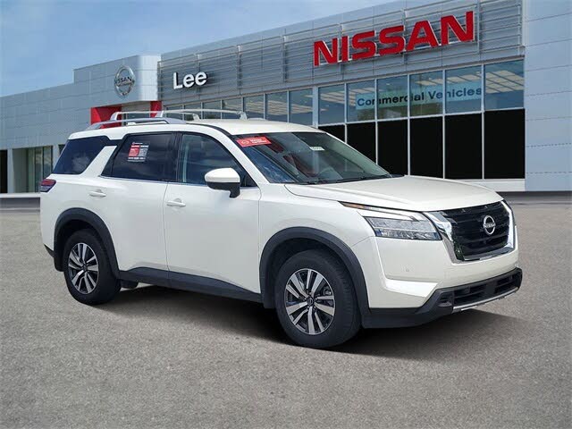 2024 Nissan Pathfinder SL FWD