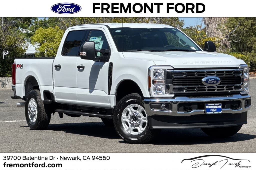 2025 Ford F-250 Super Duty XLT Crew Cab 4WD