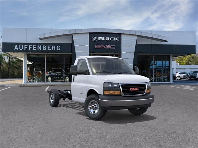 2025 GMC Savana Chassis 3500 139 Cutaway RWD