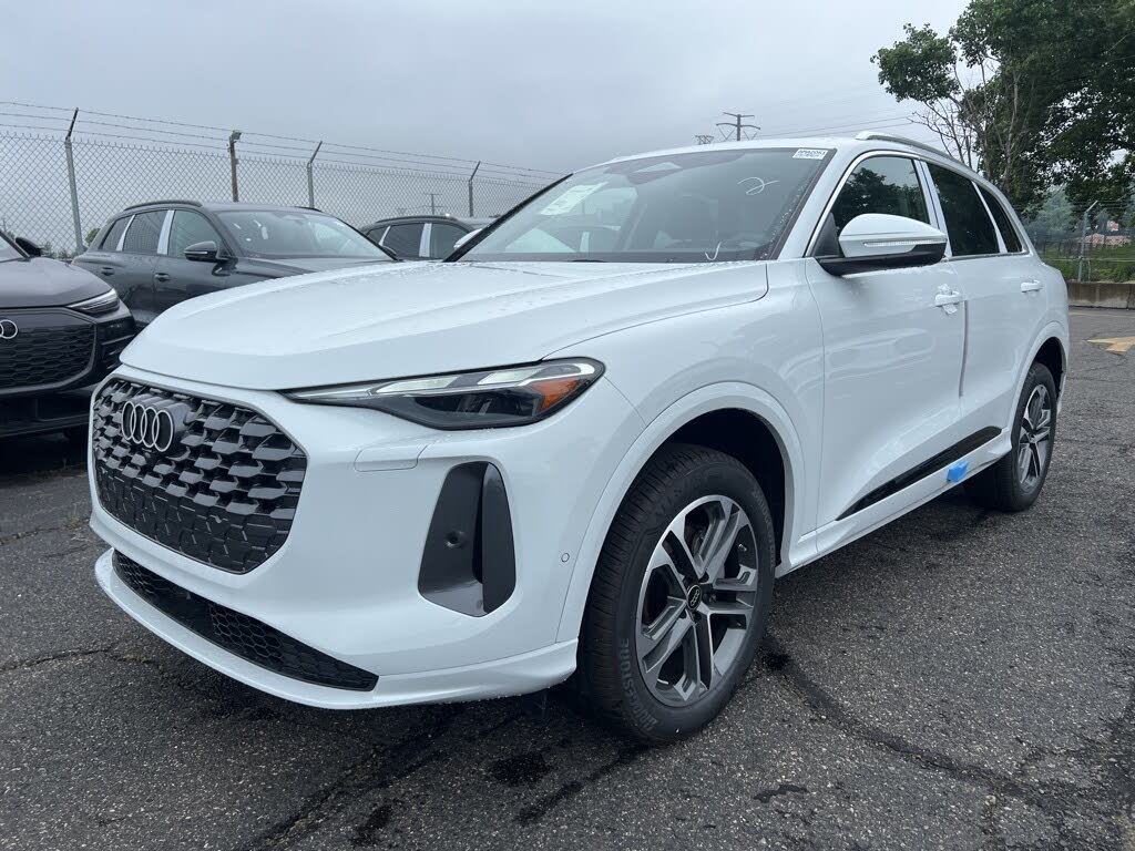 2025 Audi Q5 quattro Premium 40 TFSI