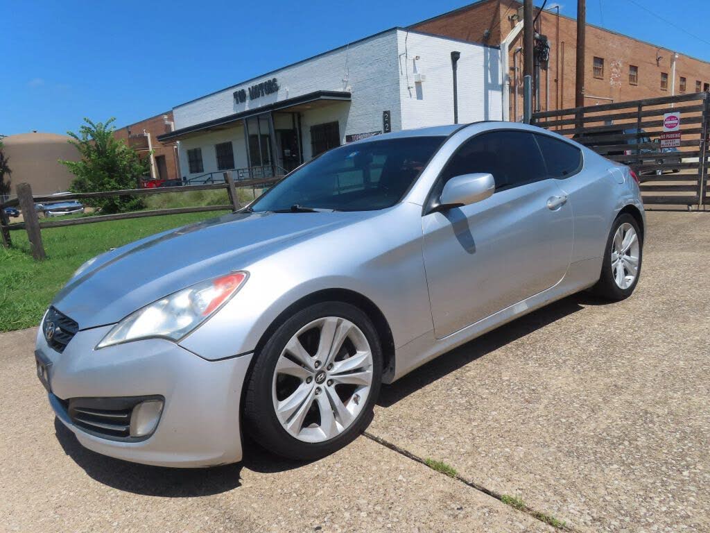 2010 Hyundai Genesis Coupe 3.8 RWD