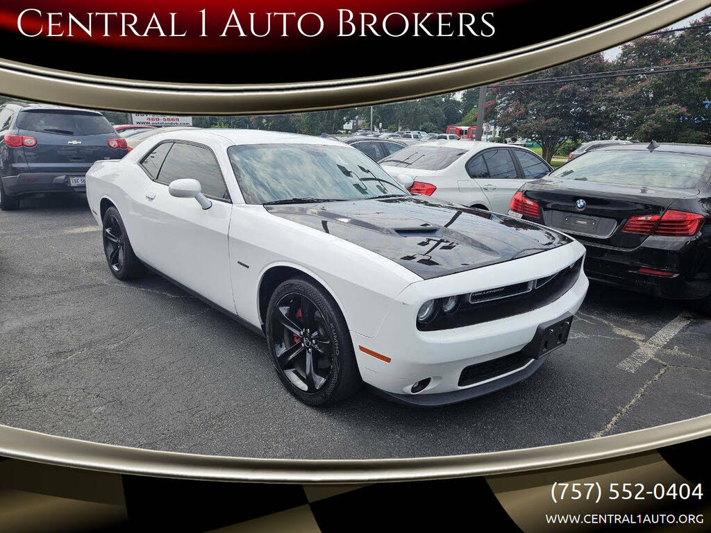 2017 Dodge Challenger R/T Plus RWD