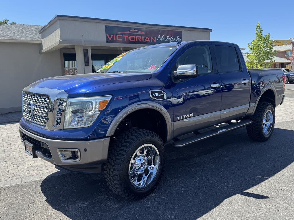2017 Nissan Titan Platinum Reserve Crew Cab 4WD