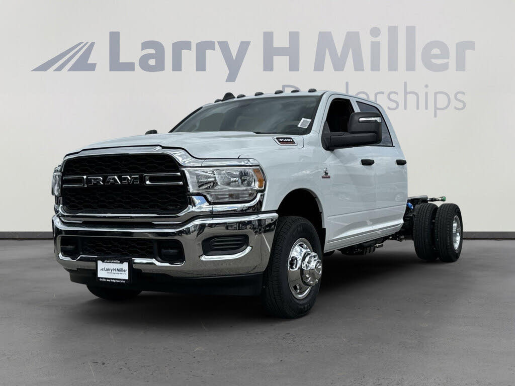 2024 RAM 3500 Chassis Tradesman Crew Cab LB DRW 4WD