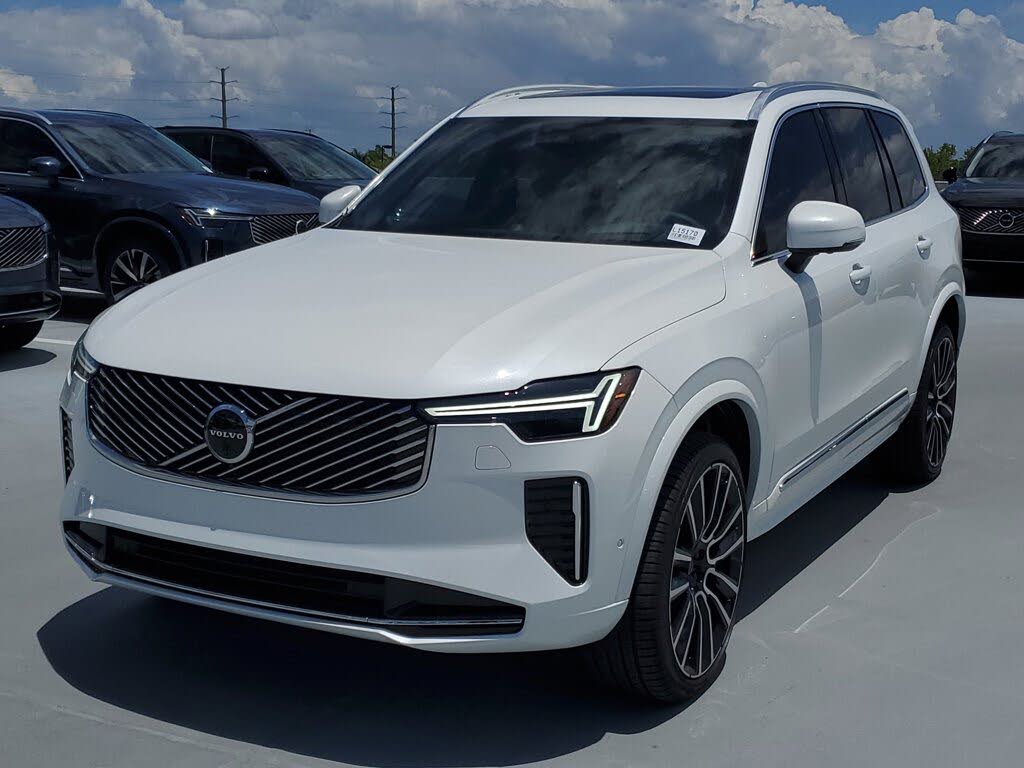 2025 Volvo XC90 B6 Ultra Bright Theme 7-Passenger AWD