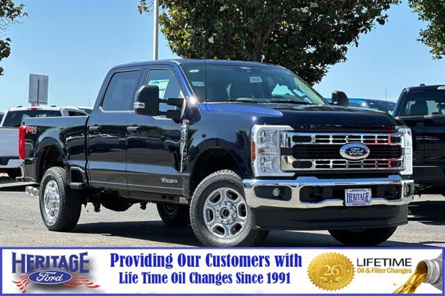 2025 Ford F-250 Super Duty XLT Crew Cab 4WD