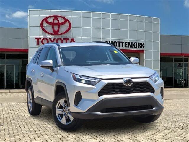 2024 Toyota RAV4 XLE FWD