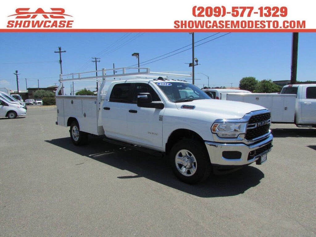 2024 RAM 3500 Chassis SLT Crew Cab LB 4WD