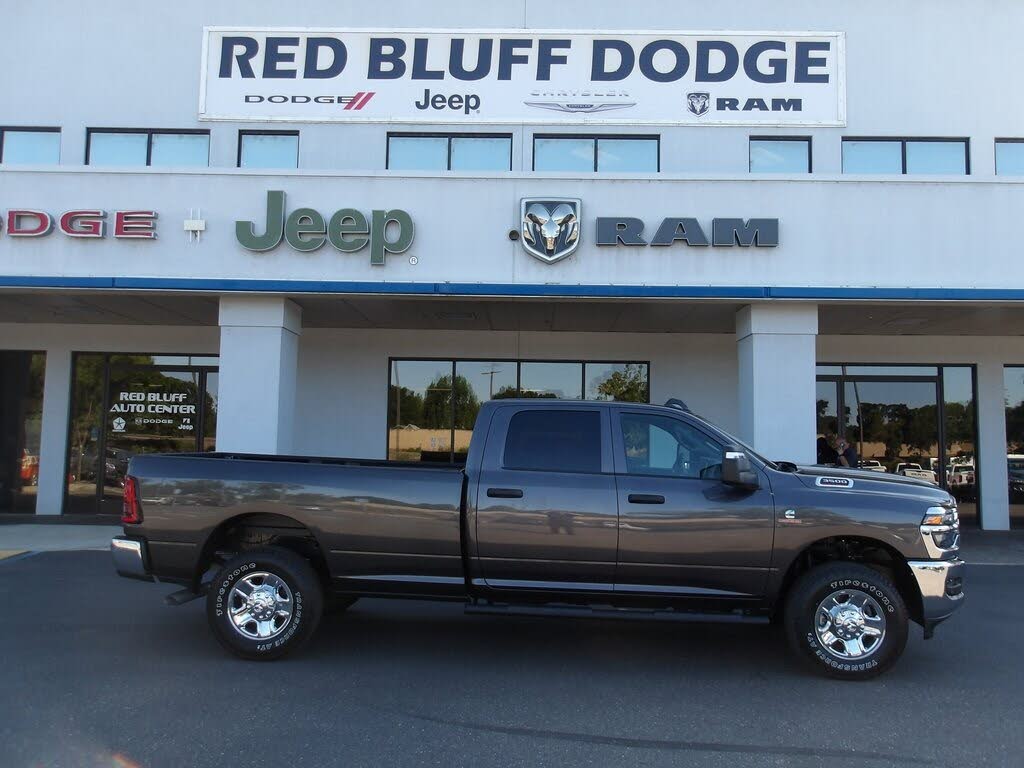 2025 RAM 3500 Tradesman Crew Cab LB 4WD