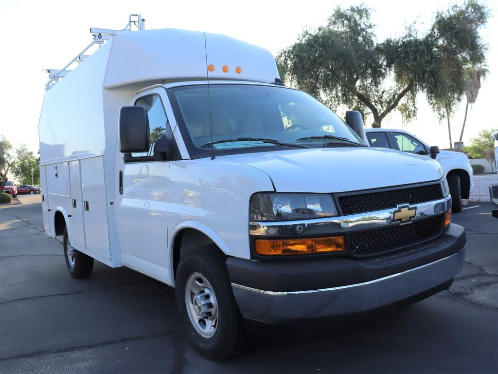 2024 Chevrolet Express Chassis 3500 Cutaway 139