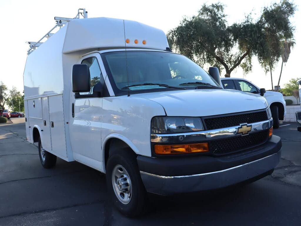 2024 Chevrolet Express Chassis 3500 Cutaway 139