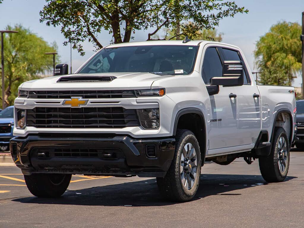 2024 Chevrolet Silverado 2500HD Custom Crew Cab 4WD