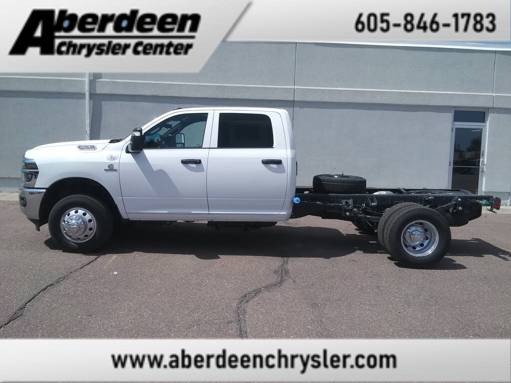 2025 RAM 3500 Chassis Tradesman Crew Cab LB DRW 4WD