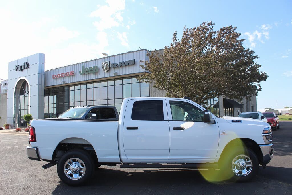 2025 RAM 2500 Tradesman Crew Cab 4WD