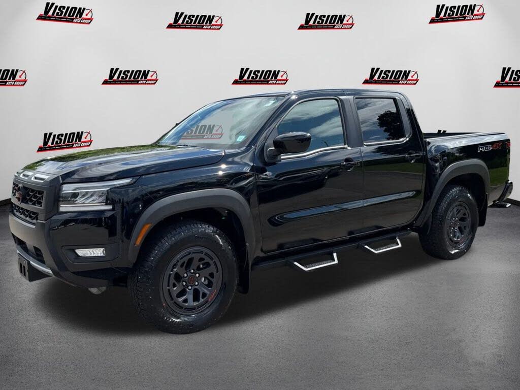 2025 Nissan Frontier PRO-4X Crew Cab 4WD