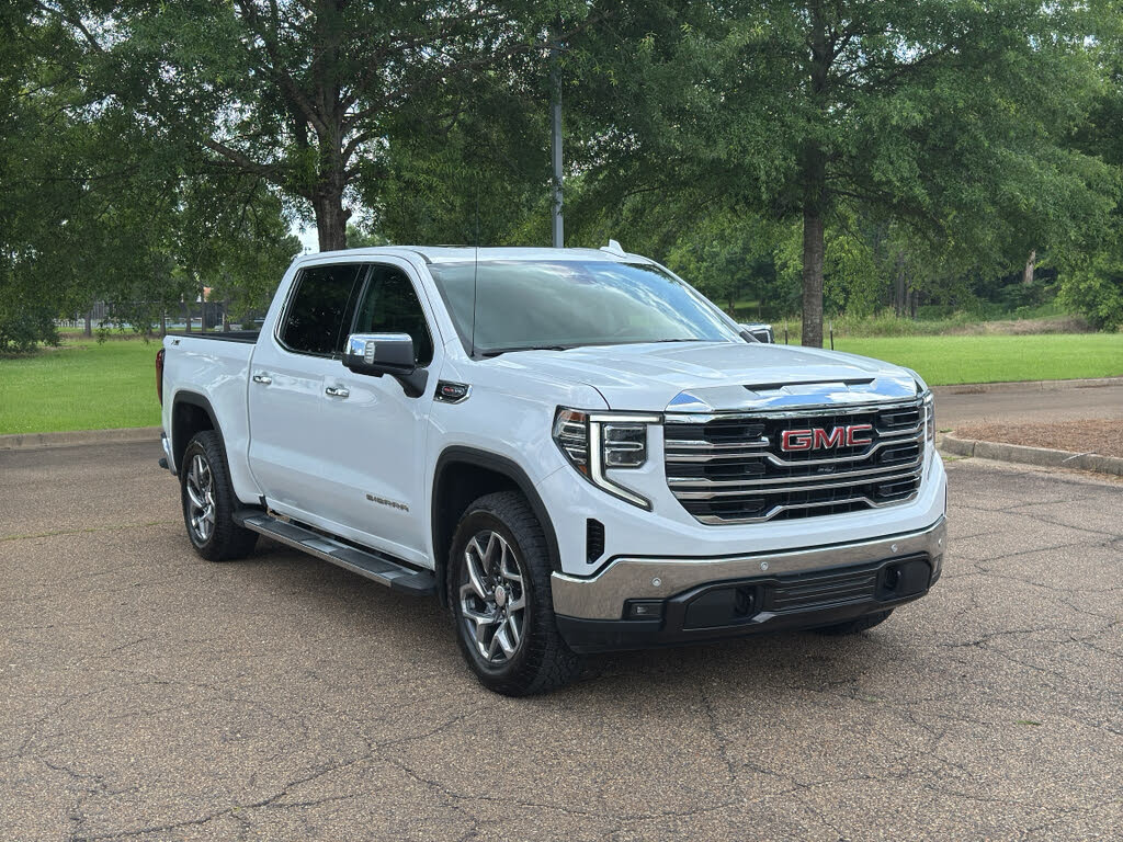 2022 GMC Sierra 1500 SLT Crew Cab 4WD