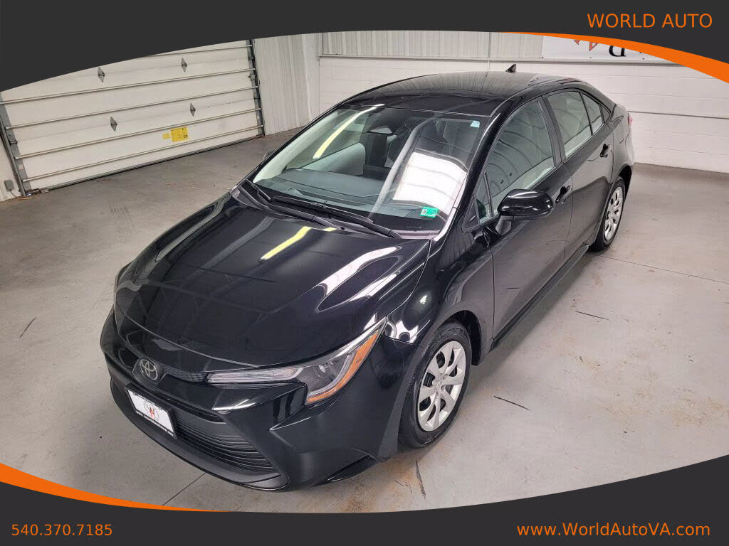 2025 Toyota Corolla LE FWD