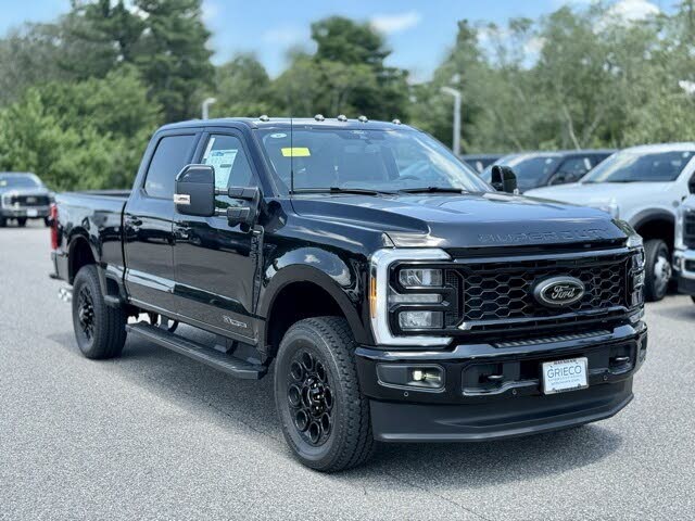 2025 Ford F-250 Super Duty Lariat Crew Cab 4WD