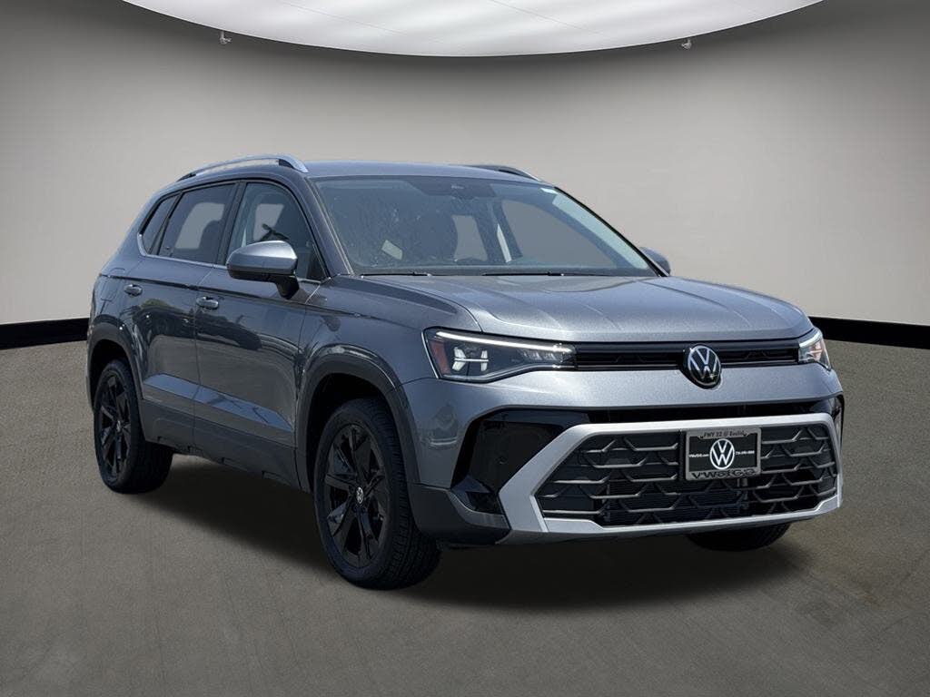 2025 Volkswagen Taos SE FWD