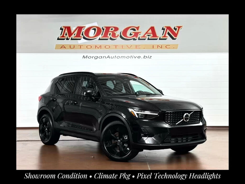 2025 Volvo XC40 B5 Plus Dark Theme AWD