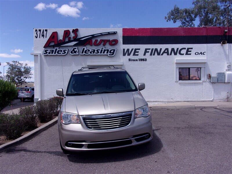2014 Chrysler Town & Country Touring FWD