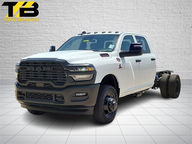 2025 RAM 3500 Chassis Tradesman Crew Cab LB DRW 4WD
