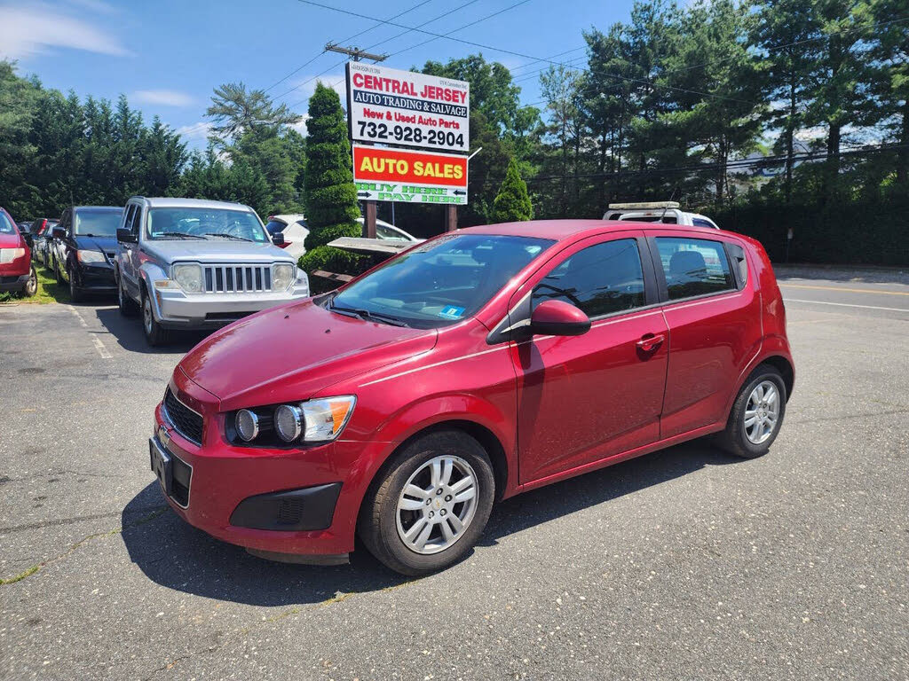 2012 Chevrolet Sonic 2LS Hatchback FWD