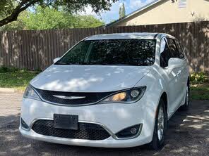 Chrysler Pacifica Touring FWD