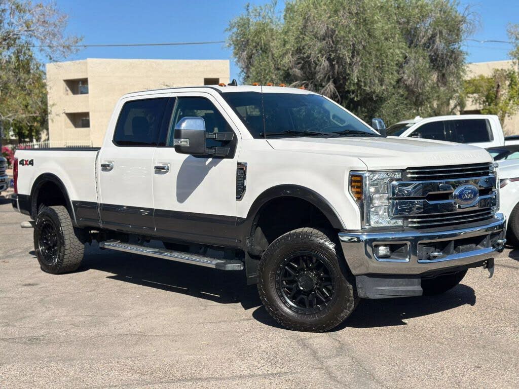 2019 Ford F-350 Super Duty Lariat Crew Cab 4WD