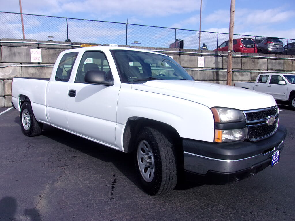 2007 Chevrolet Silverado Classic 1500 Work Truck Extended Cab RWD