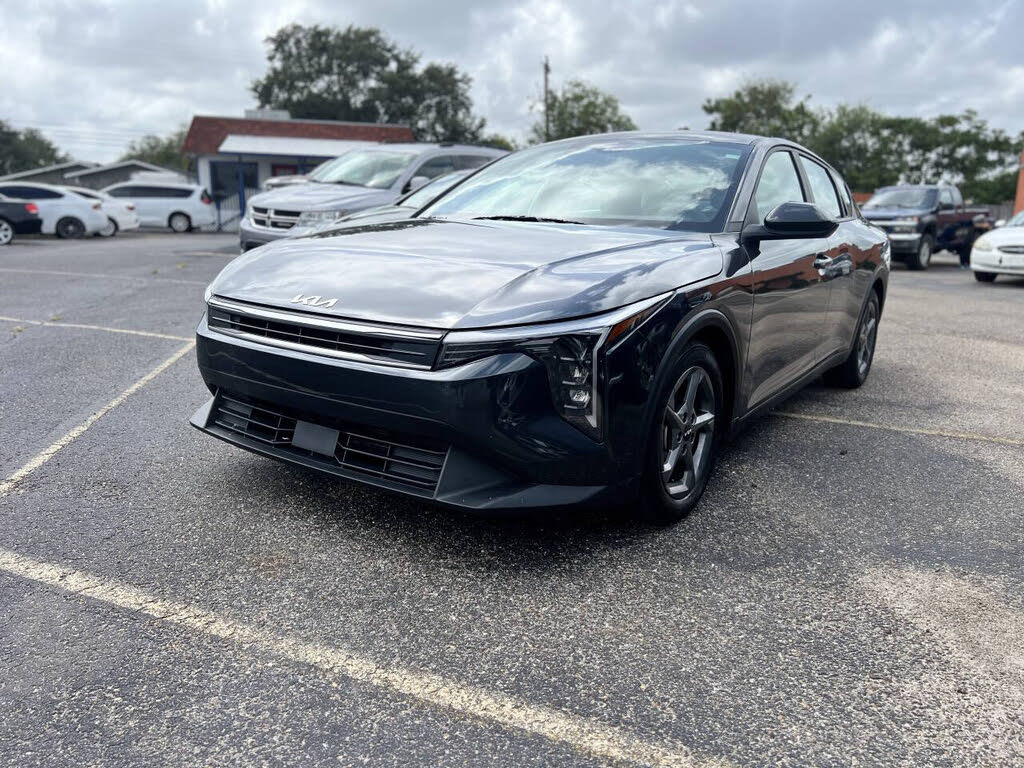 2025 Kia K4 LXS FWD
