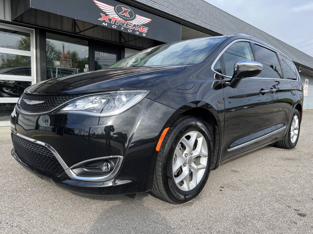2020 Chrysler Pacifica Limited 35th Anniversary FWD