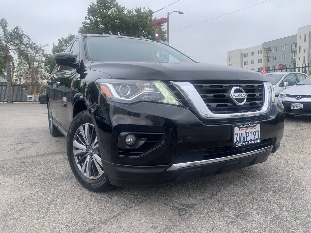 2017 Nissan Pathfinder SV