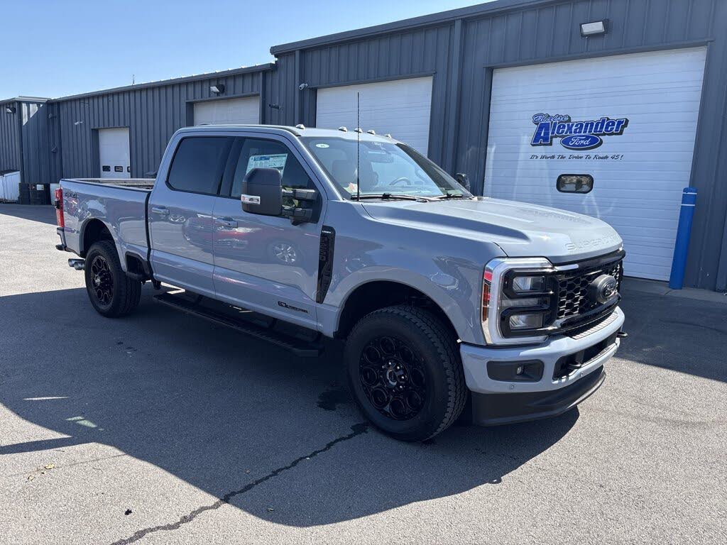 2025 Ford F-250 Super Duty Lariat Crew Cab 4WD