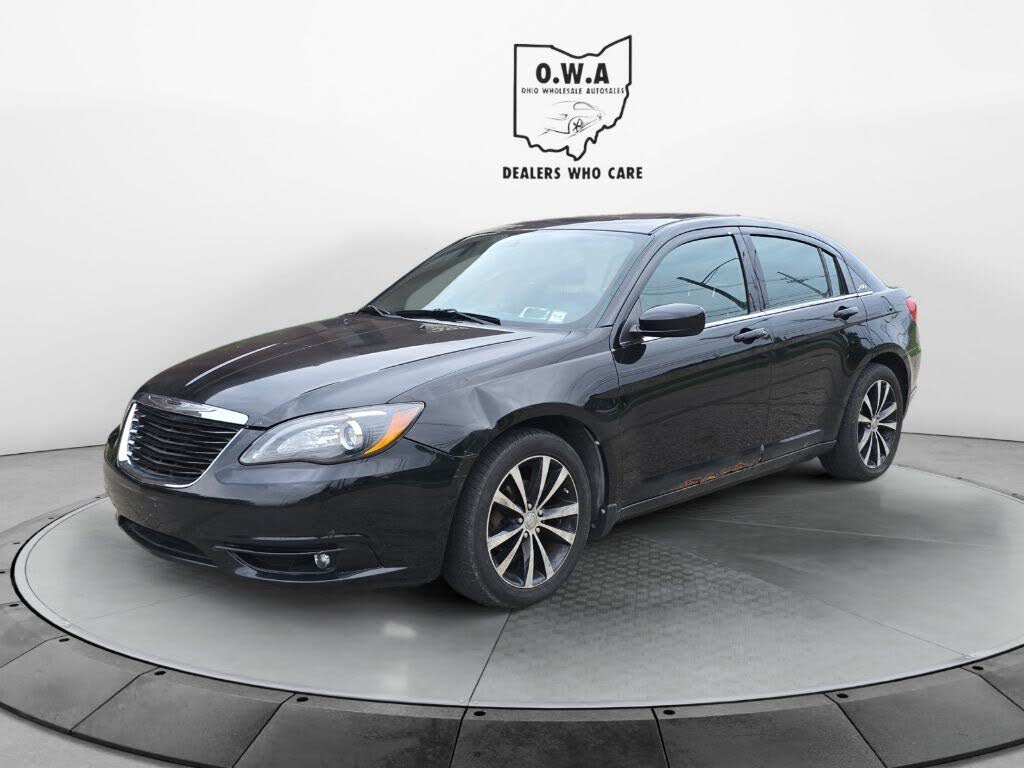 2013 Chrysler 200 Limited Sedan FWD